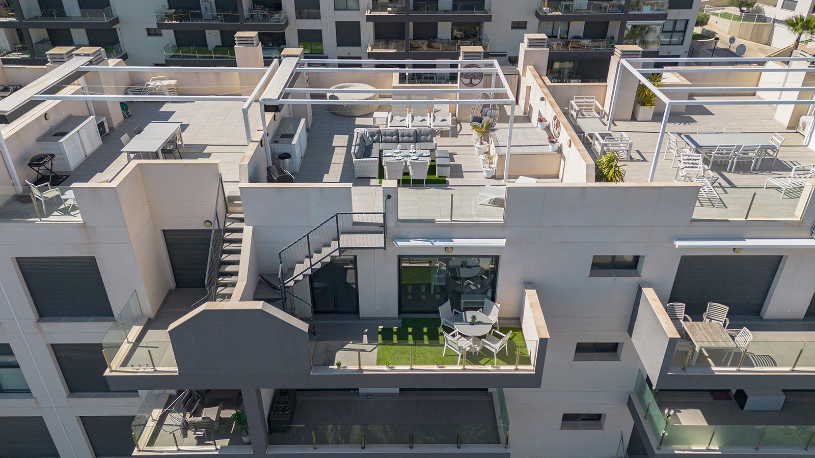 Wunderschönes Penthouse im Valentino Golf II in Villamartin mit großzügiger Sonnenterrasse zu verkaufen. Entdecken Sie dieses herrliche, nach Süden a