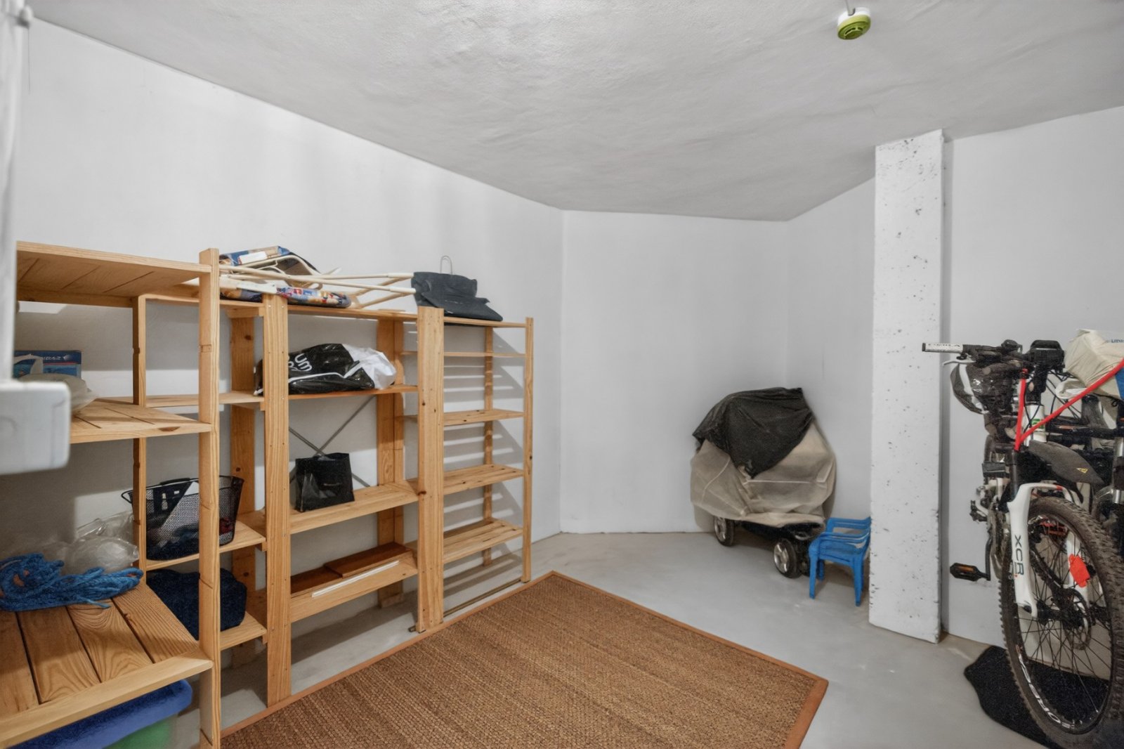 3 bedrooms | 3 bathrooms | Sunny terraces | Garage & large storage room Do you dream of a modern and spacious apartment in the heart of Pl
