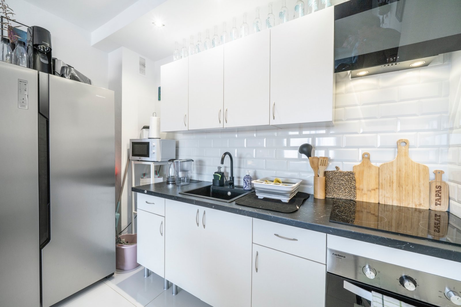 Wohnung mit 39 m² in der zweiten Etage mit nordöstlicher Ausrichtung, bestehend aus einem Wohn-Esszimmer mit offener, voll ausgestatteter Küche, eine