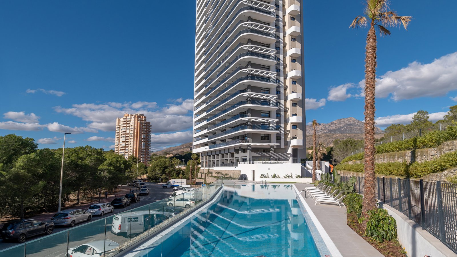  Das Meer, das golfen und das Leben von Benidorm können Sie alles im Eagle Tower by TM genießen. Eine privilegierte Lage direkt am "Las Rejas Gol