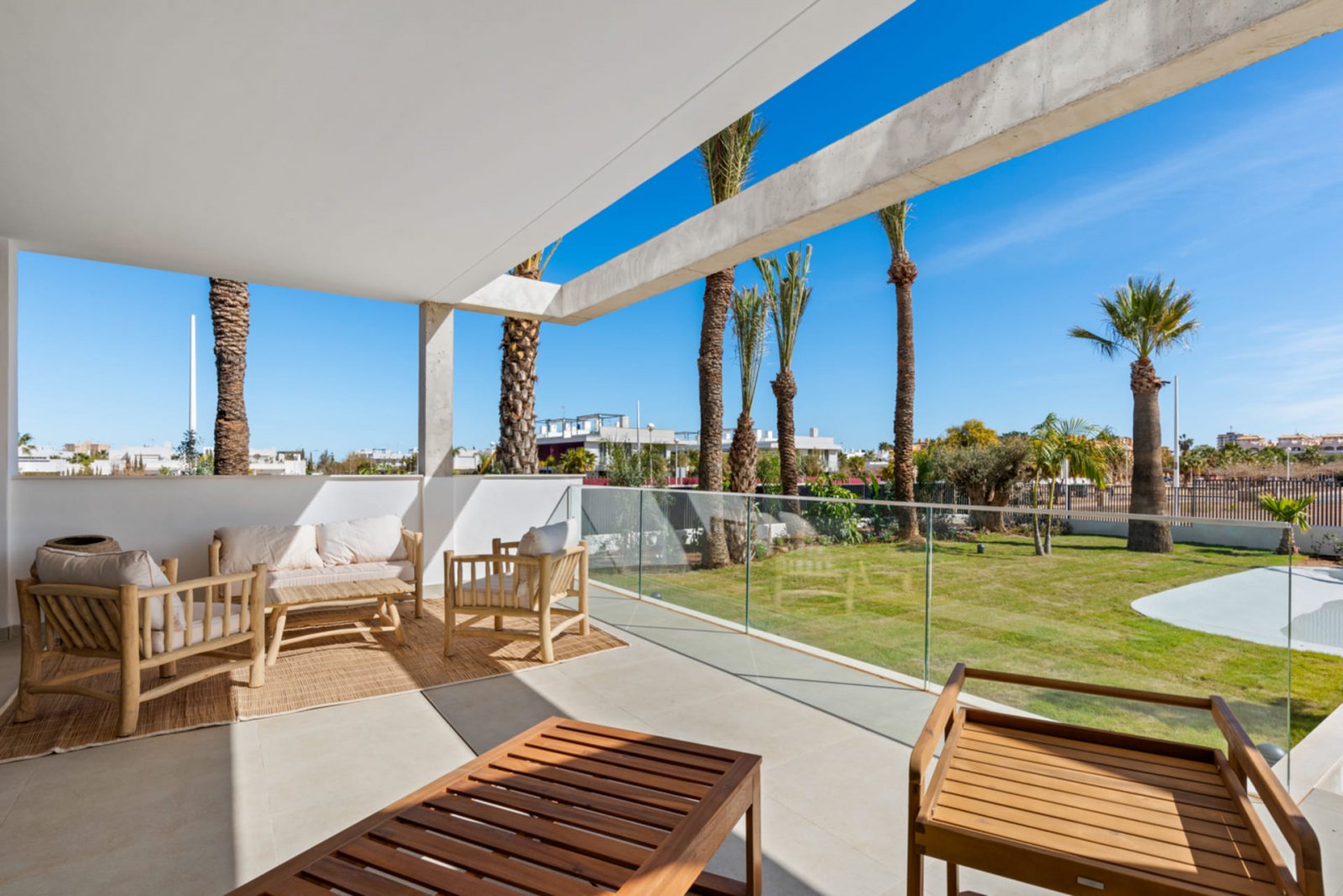 Dieses Wohnresort auf den charmanten Kleinen Inseln bietet ein einzigartiges Wohnerlebnis mit Meerblick. Es besteht aus 33 Immobilien, und die Bewohn