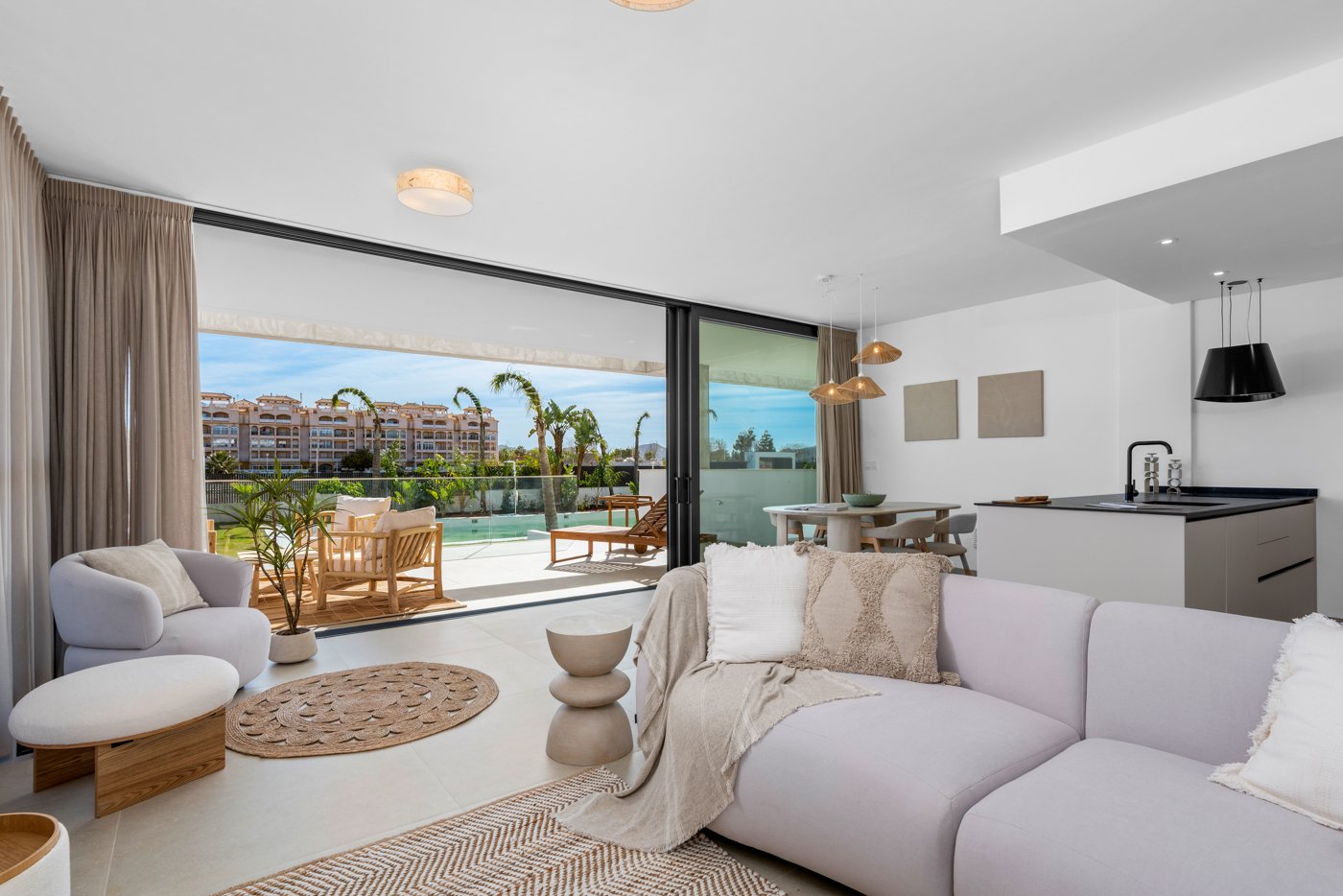 Dieses Wohnresort auf den charmanten Kleinen Inseln bietet ein einzigartiges Wohnerlebnis mit Meerblick. Es besteht aus 33 Immobilien, und die Bewohn