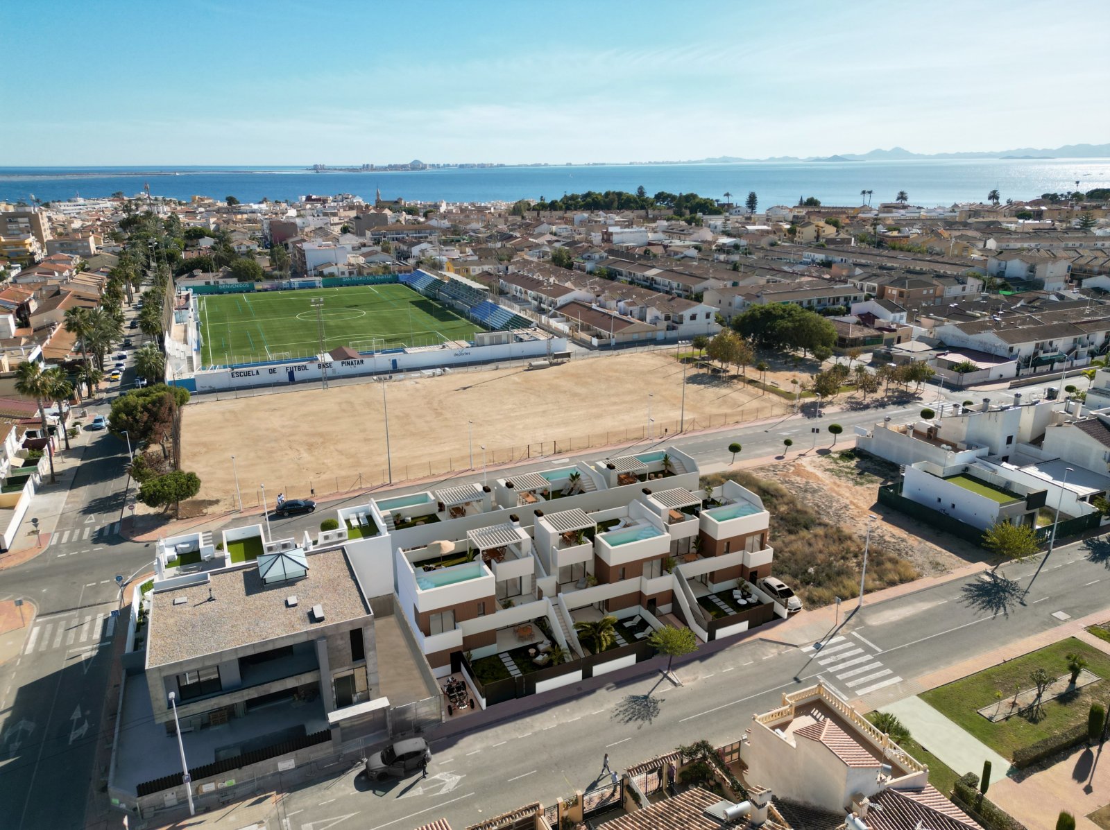 In der charmanten Stadt San Pedro del Pinatar gelegen, bietet diese exklusive Sammlung von 12 Bungalows die perfekte Kombination aus Komfort und Stil