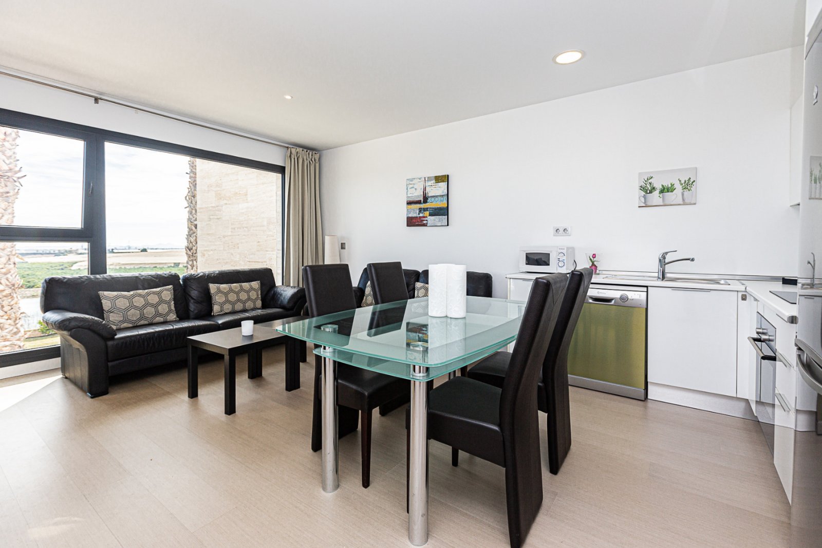 Top Wiederverkauf einer modernen Dachgeschosswohnung auf dem Golfplatz Lo Romero. Die Unterkunft liegt innerhalb des Golfplatzgeländes in einer gesch