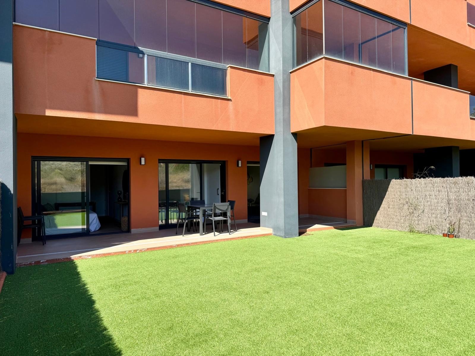 Modern ground floor apartment with large east facing garden area which has sun until early afternoon. 

On the western s