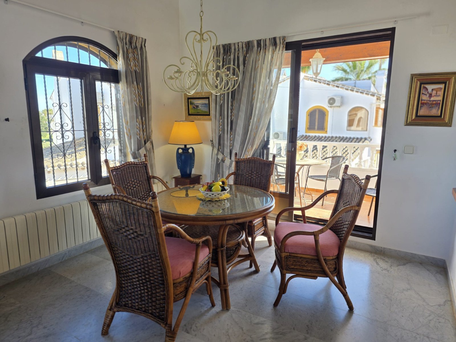 Villa Fortuna in erster Reihe – Villamartín Golf mit fantastischem Golfblick, 3 Schlafzimmer, 3 Bäder, in bester Lage. Ein absolutes Muss! 