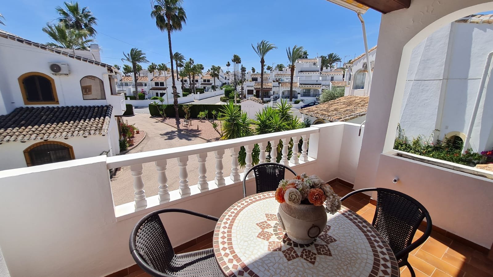 Villa Fortuna in erster Reihe – Villamartín Golf mit fantastischem Golfblick, 3 Schlafzimmer, 3 Bäder, in bester Lage. Ein absolutes Muss! 