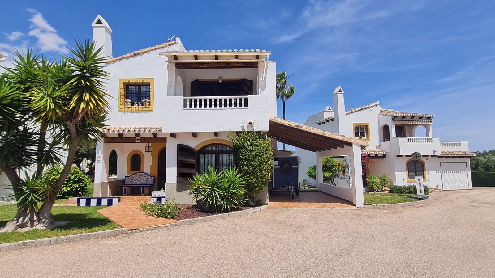 Villa Fortuna in erster Reihe – Villamartín Golf mit fantastischem Golfblick, 3 Schlafzimmer, 3 Bäder, in bester Lage. Ein absolutes Muss! 