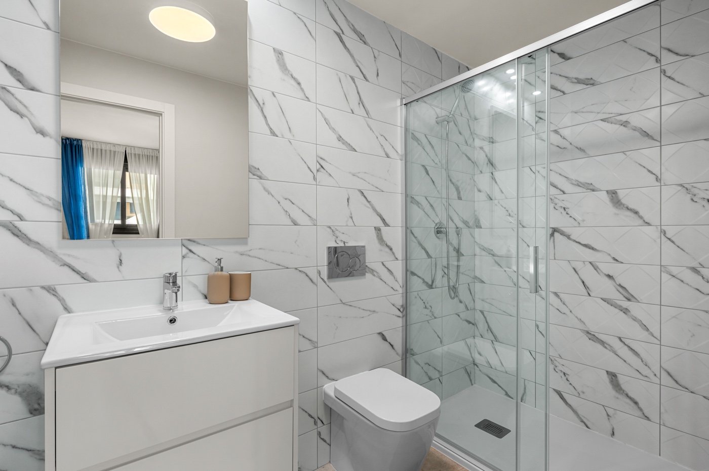 Exklusive, 2023 erbaute Wohnung im zweiten Stock der renommierten Wohnanlage Aire de TM – die perfekte Wahl für alle, die Komfort, Design und hohe Le