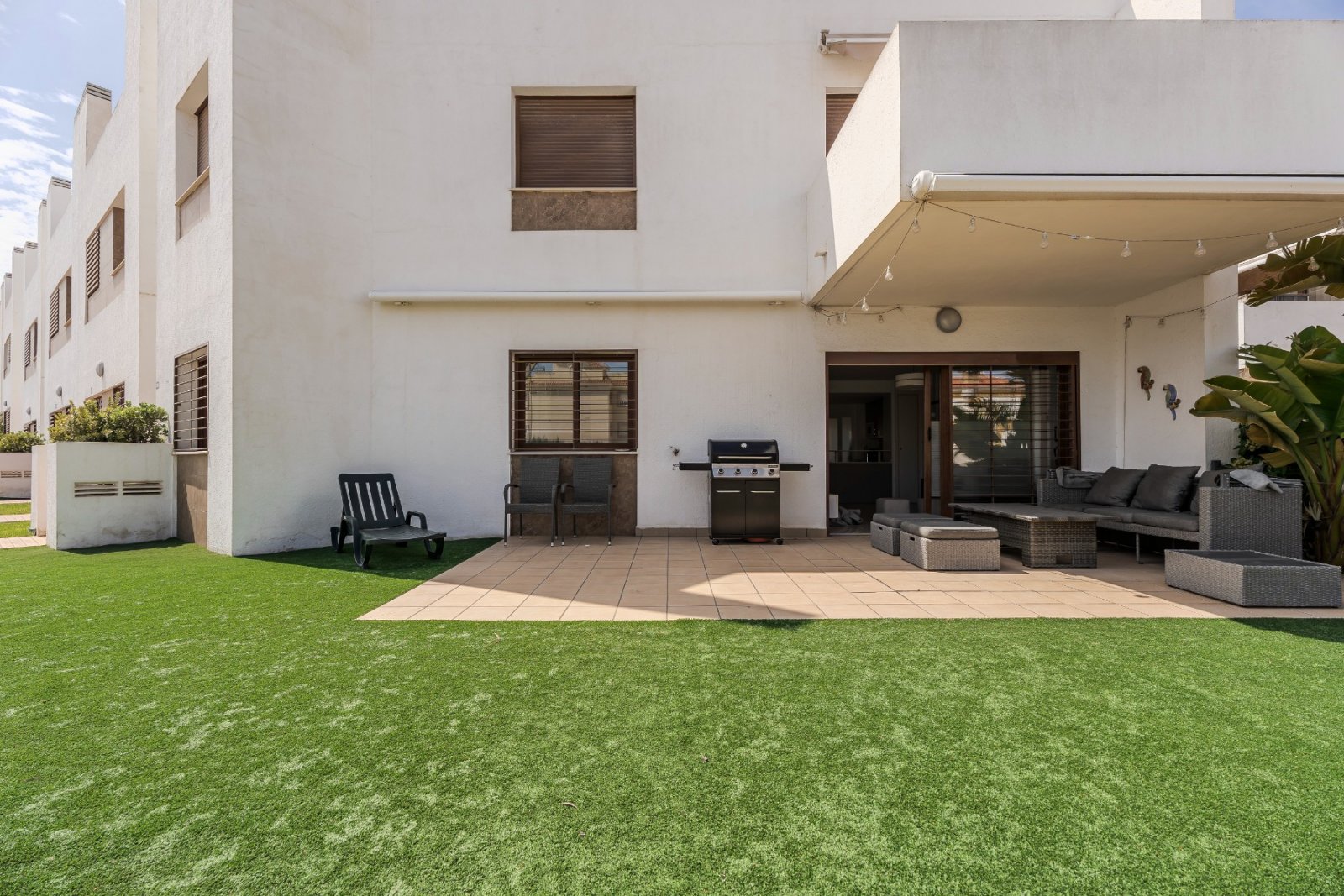   Costa Blanca Eiendom presents this attractive ground floor apartment located in the prestigious residential complex Secreto de la Zenia in Orihuela 