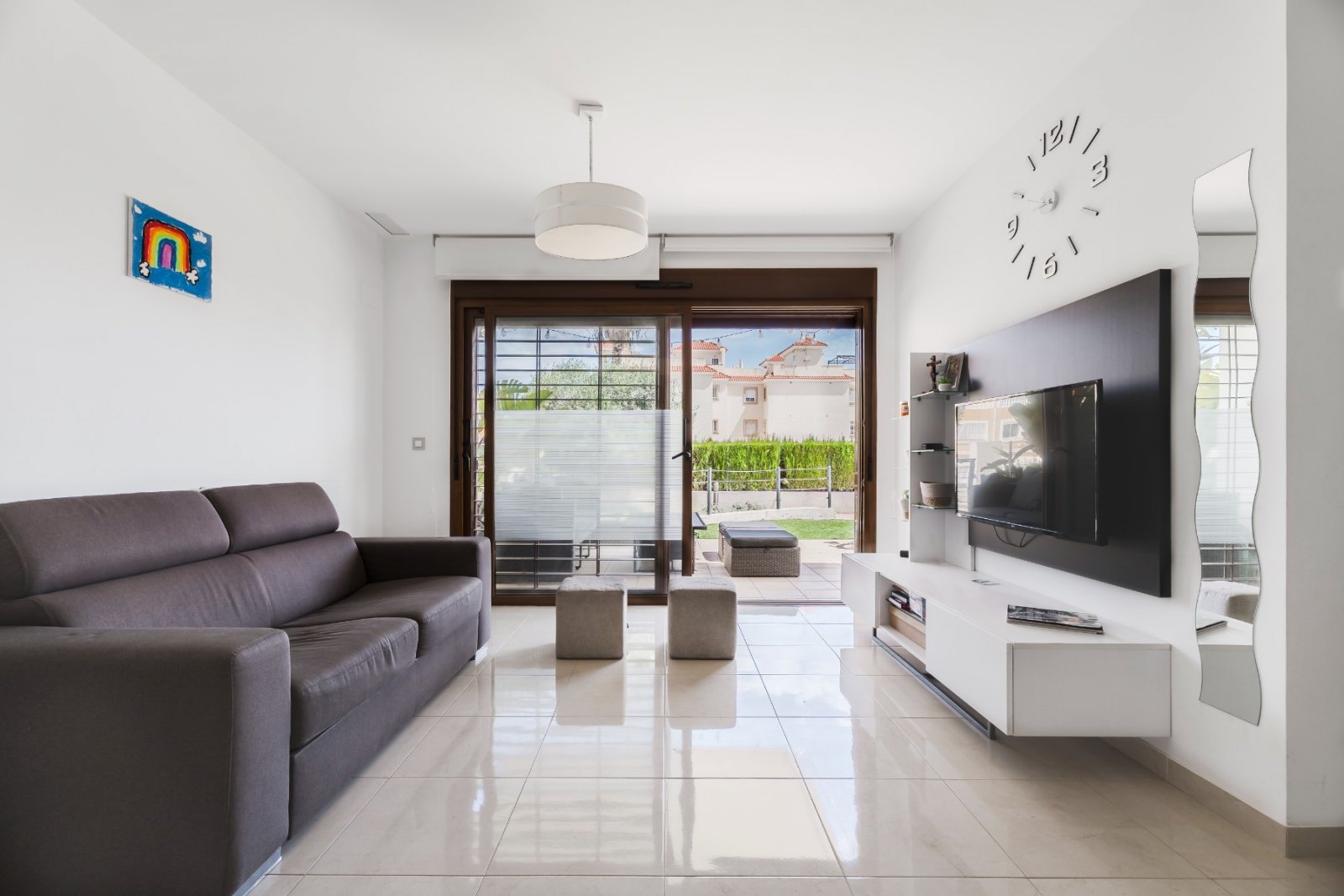   Costa Blanca Eiendom presents this attractive ground floor apartment located in the prestigious residential complex Secreto de la Zenia in Orihuela 