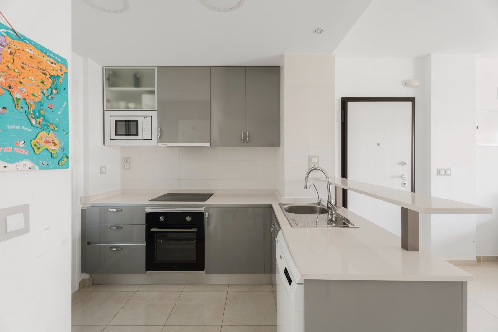   Costa Blanca Eiendom presents this attractive ground floor apartment located in the prestigious residential complex Secreto de la Zenia in Orihuela 
