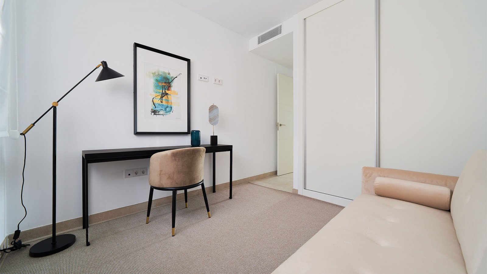 Higuerón Bay Residences by TM befindet sich in der privilegierten Gegend von El Higuerón in Fuengirola. Die Lage ist ausgezeichnet: Von der Anlage si