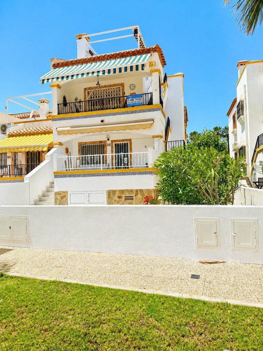   Welcome to this beautifully presented 2-bedroom, 2-bathroom first floor apartment, ideally situated in the highly desirable area of Los Dolses, perf