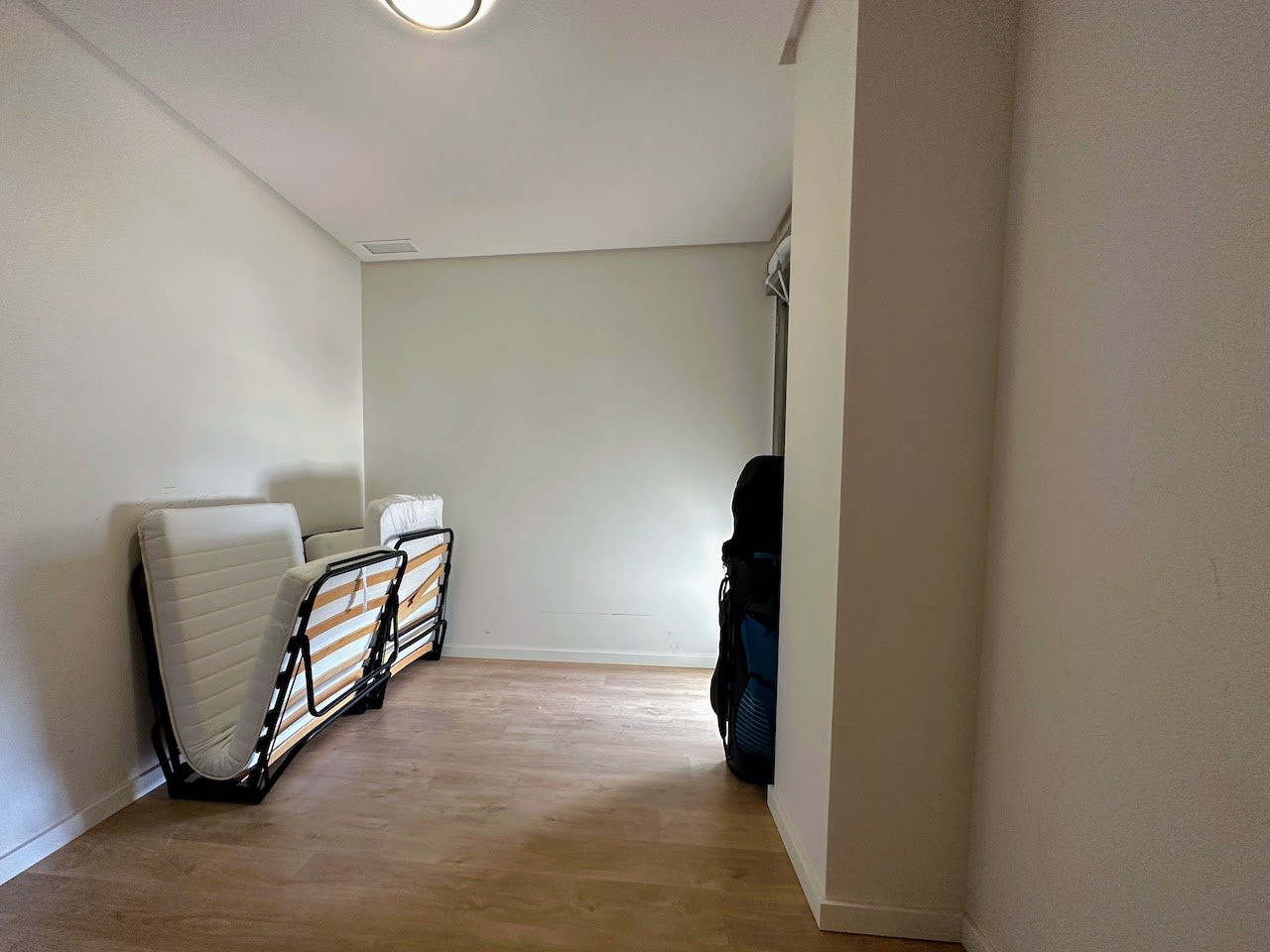   This extraordinary apartment in the Altos del Mediterráneo urbanization is a rare gem, offering luxury, space, and comfort in one of the most sought
