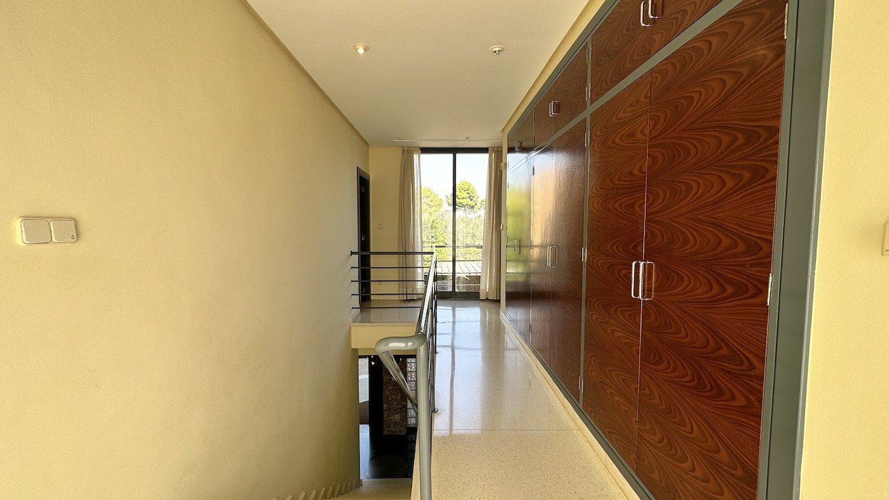 4 Bed & Bath | Great Location near Coast & Golf | Landscaped Gardens | Garage for 3 – 4 Cars | Spacious Porch | Securit