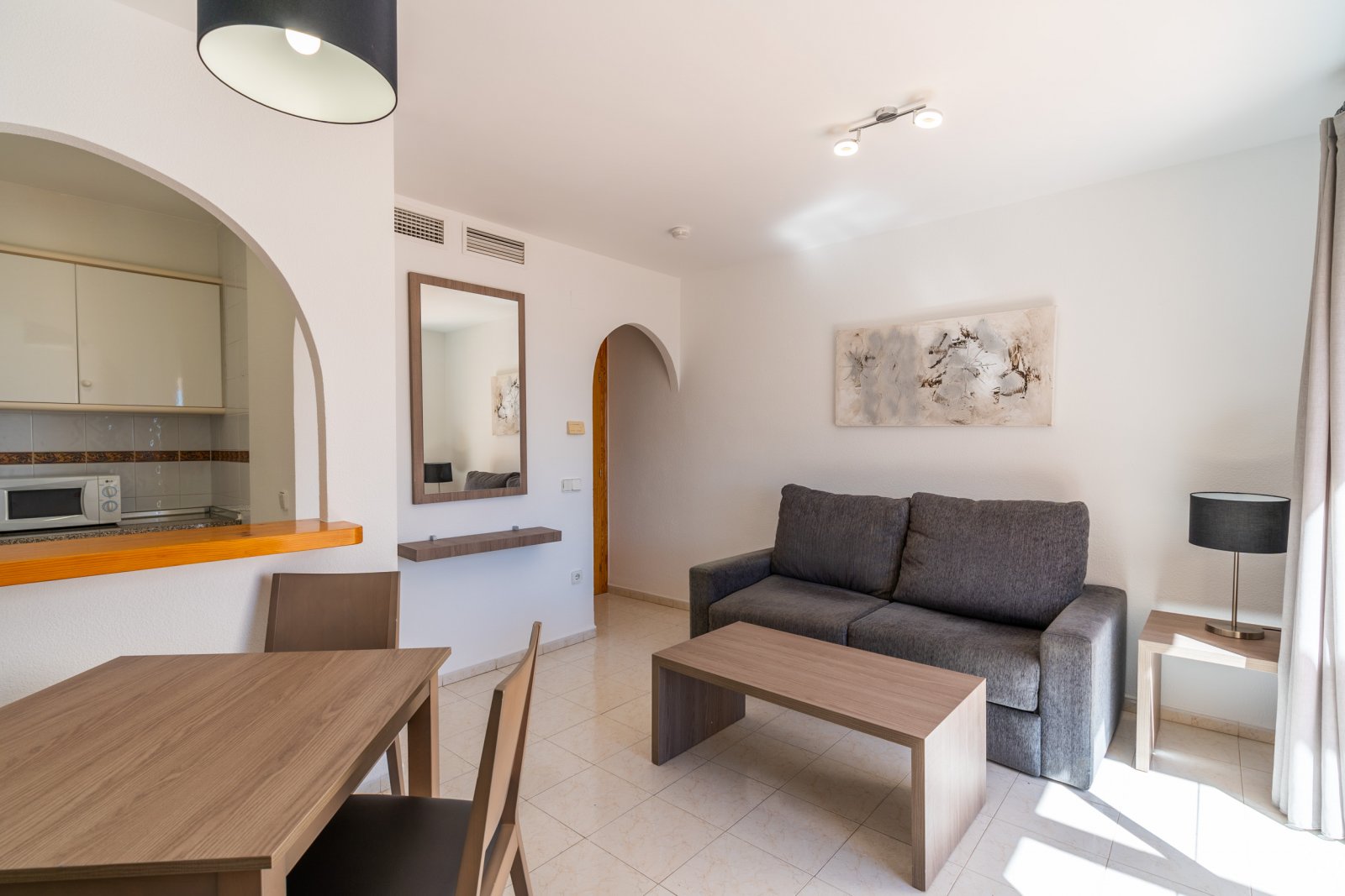 In der schönen Stadt Calpe gelegen, bietet diese Wohnanlage eine Vielzahl von Wohnmöglichkeiten, die auf unterschiedliche Bedürfnisse und Vorlieben z