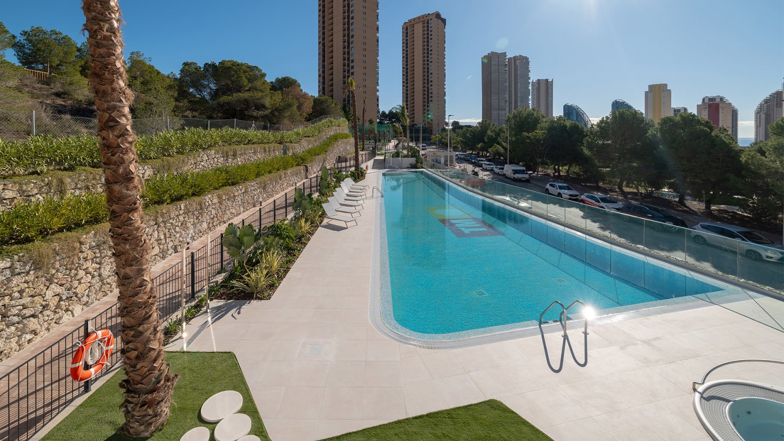 Das Meer, das golfen und das Leben von Benidorm können Sie alles im Eagle Tower by TM genießen. Eine privilegierte Lage direkt am "Las Rejas Gol