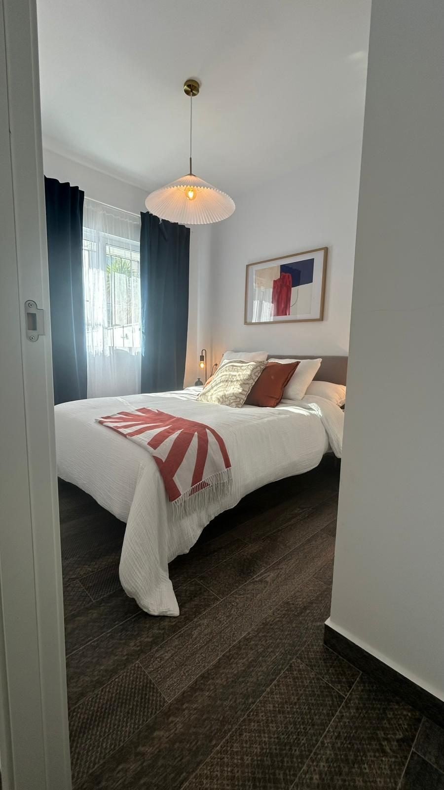 In der charmanten Stadt San Javier gelegen, bietet diese Doppelhaushälfte die perfekte Kombination aus Komfort und Stil. Mit einem durchdachten Grund