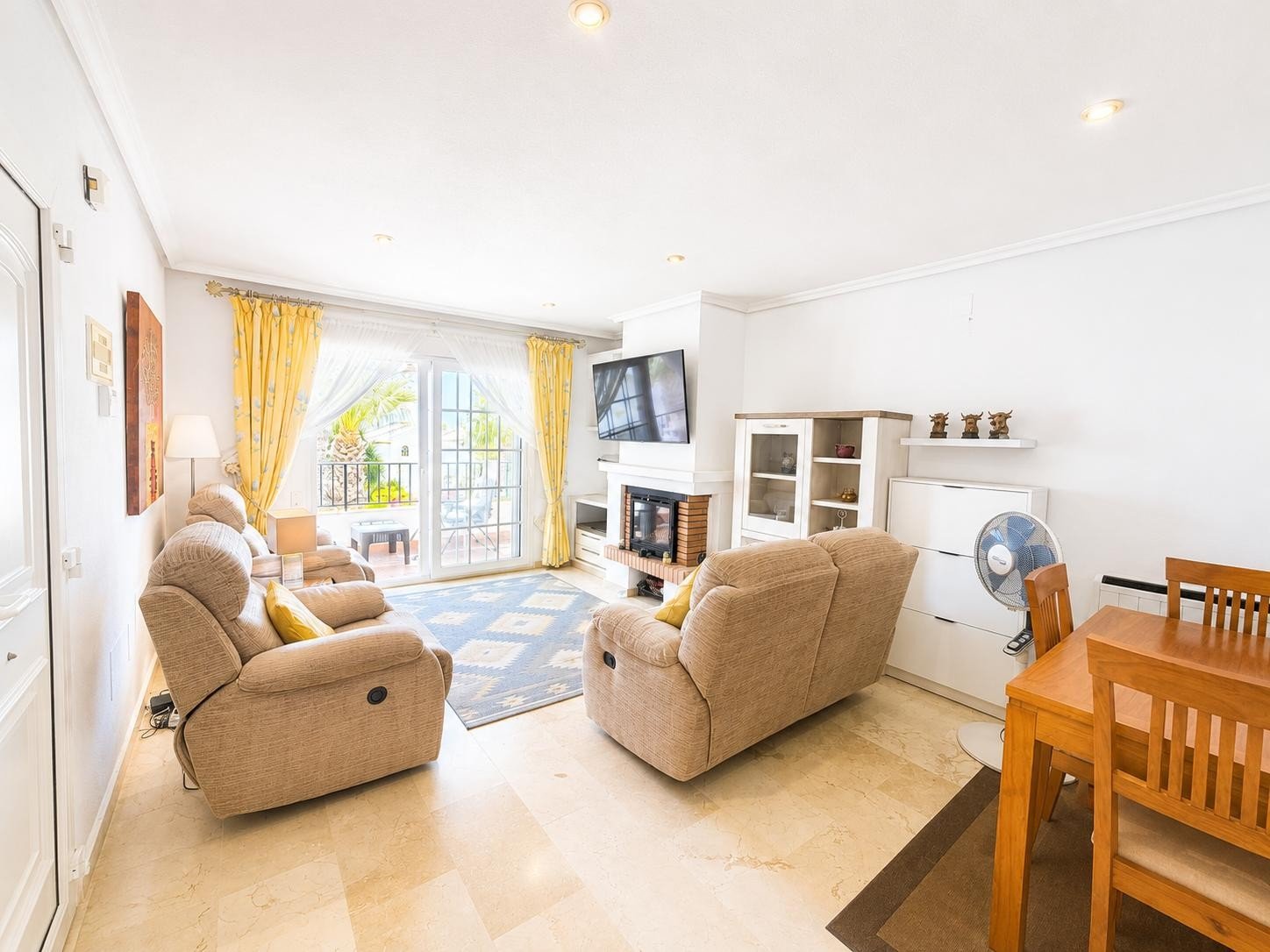 Welcome to this beautifully presented 2-bedroom, 2-bathroom first floor apartment, ideally situated in the highly desirable area of Los Dolses, perf