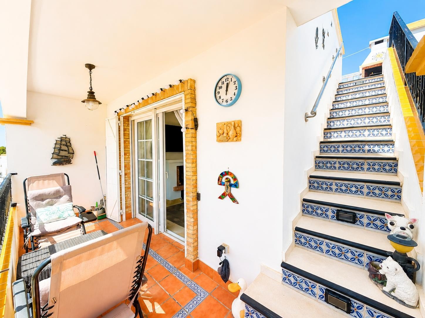 Welcome to this beautifully presented 2-bedroom, 2-bathroom first floor apartment, ideally situated in the highly desirable area of Los Dolses, perf