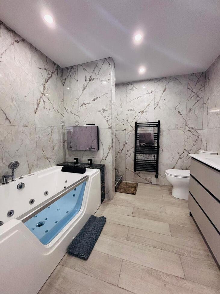 Located in the heart of the vibrant town of San Miguel de Salinas in the beautiful Alicante Province, this fully renovated four-bedroom townhouse of