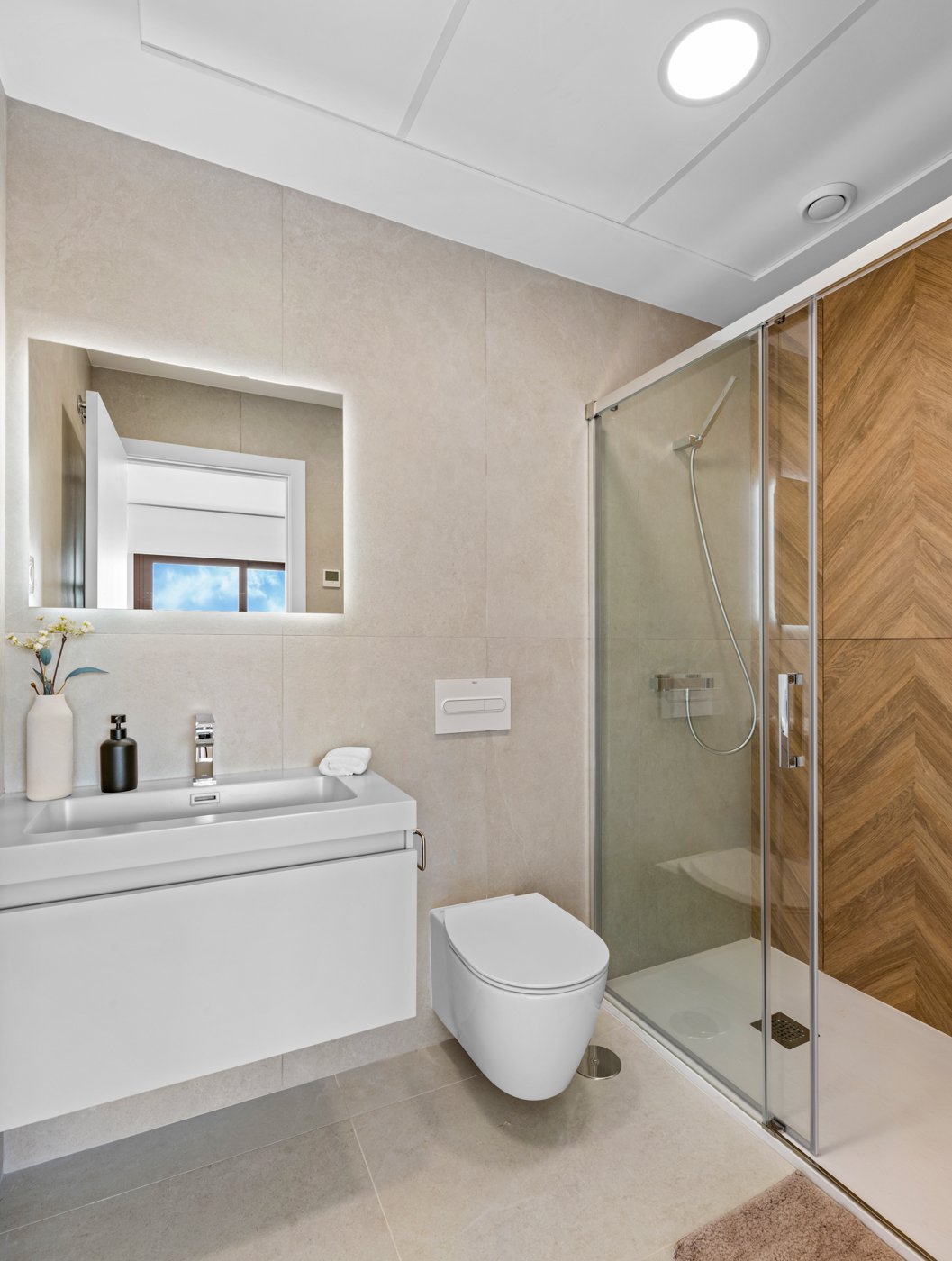 Im charmanten Ort Pilar de la Horadada gelegen, bietet dieses Ensemble freistehender Chalets eine einzigartige Gelegenheit, das Leben an der Costa Bl