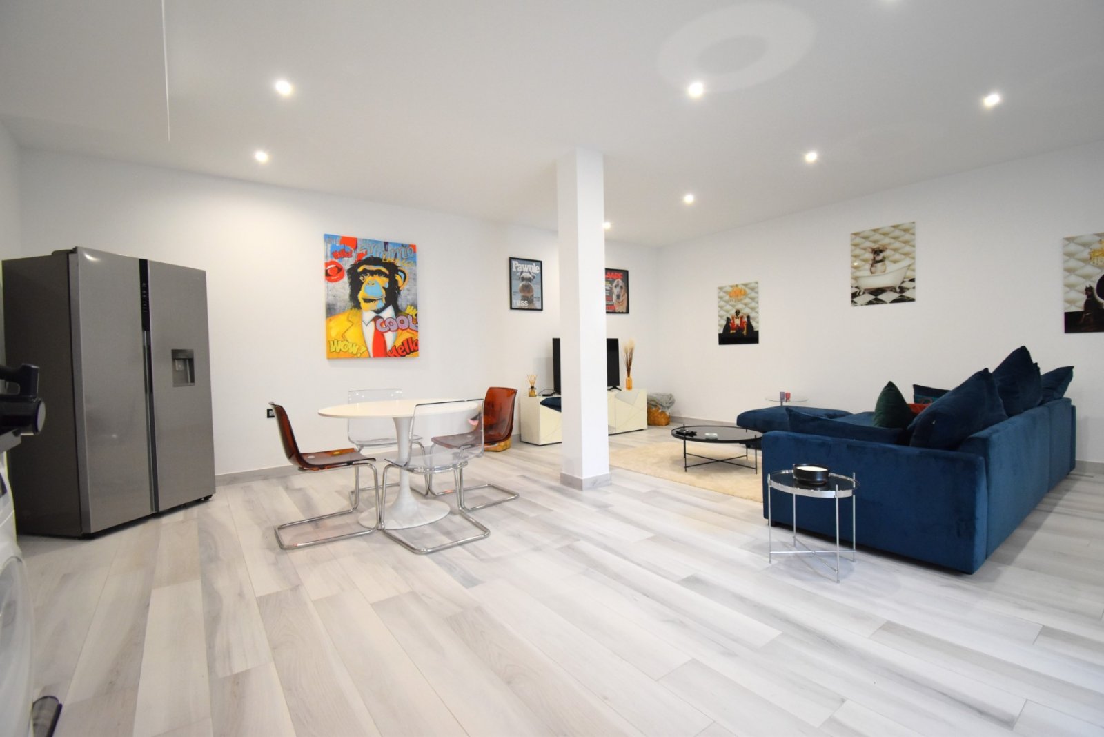 This South Facing, Four Bedroom, Detached Villa in Lomas de Cabo Roig is located within a five-minute walk of a good variety of bars and restaurants