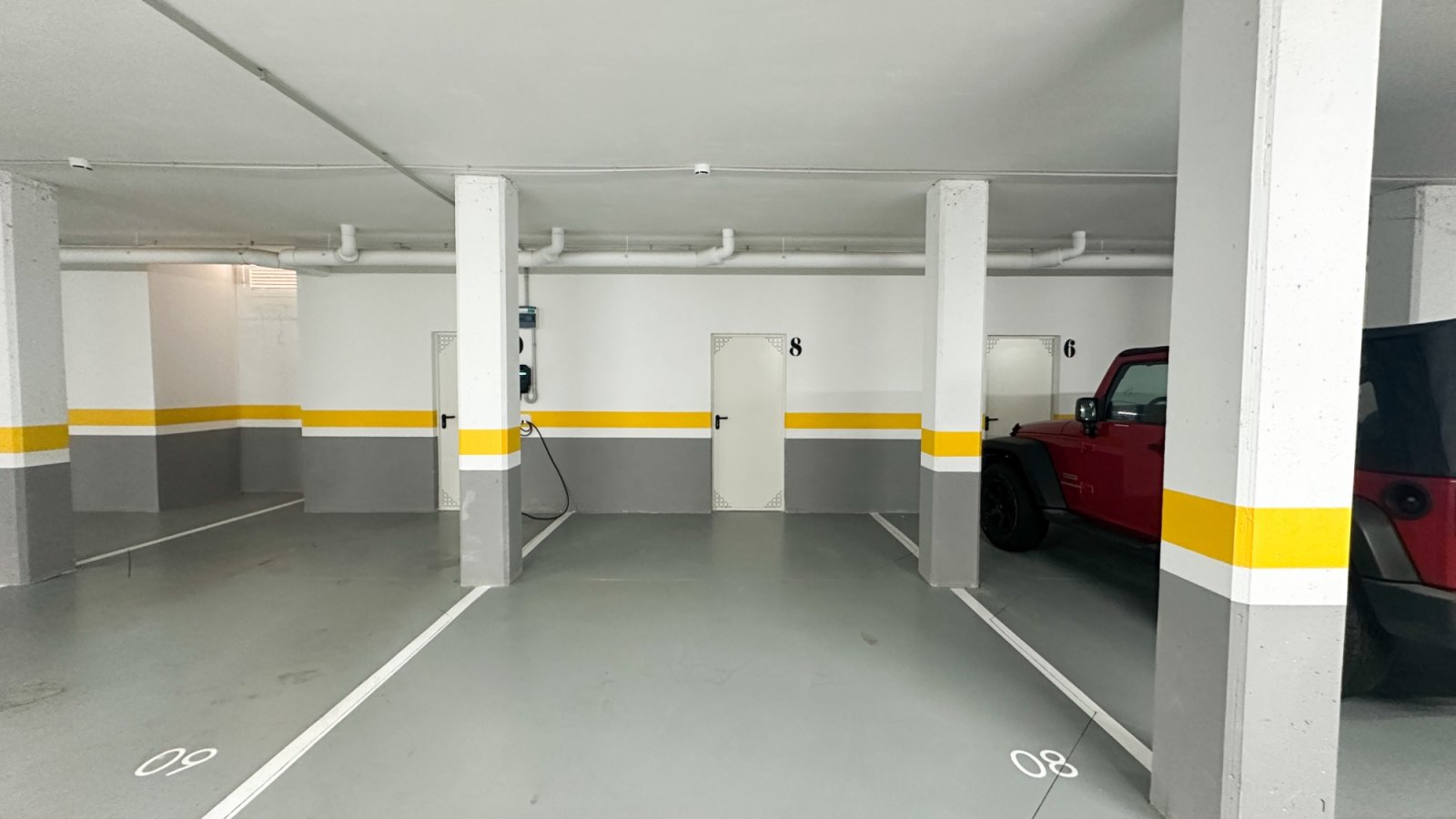 Moderne Erdgeschosswohnung in Playa Flamenca, Orihuela Costa, die komfortables und praktisches Wohnen in Meeresnähe bietet. Die Immobilie verfügt übe