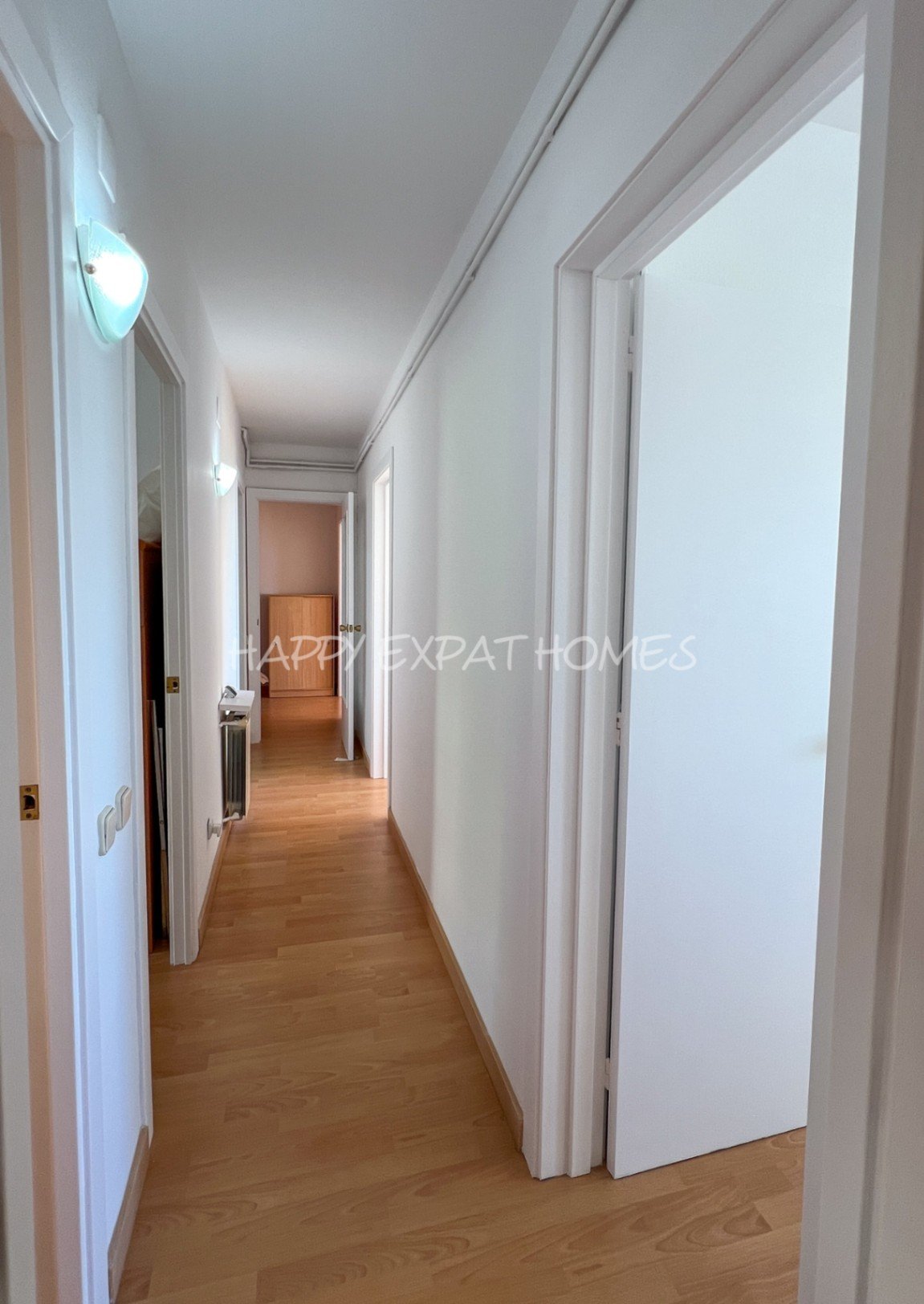 Zu verkaufen: Wohnung in Sitges – Aiguadolç
Jeder, der zum ersten Mal hereinkommt, ist sprachlos über die atemberaubenden Ausblicke.
Diese helle und k