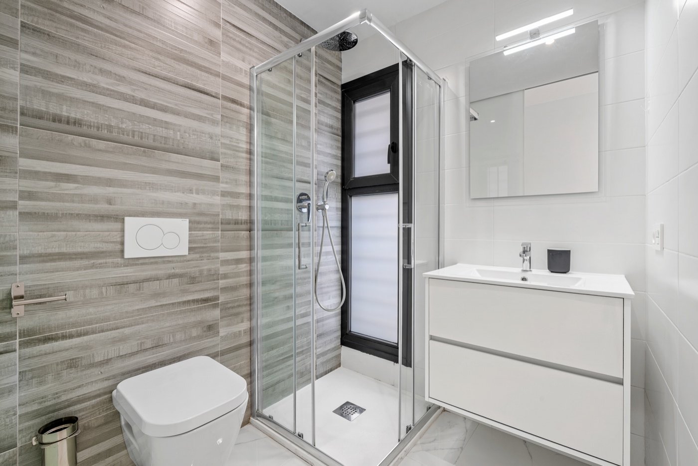 Ground floor apartment in El Raso, Guardamar del Segura
This beautiful south-facing ground-floor apartment is located in a modern residen