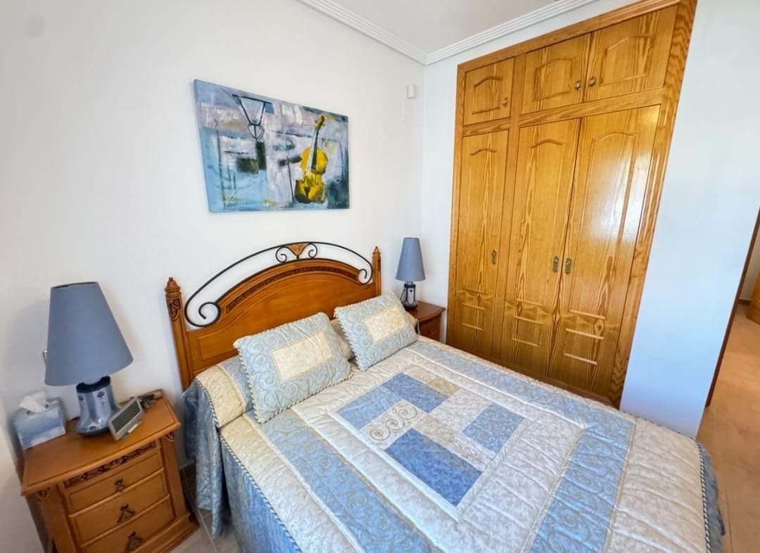 Enjoy the best of the Costa Blanca in this charming ground-floor apartment, ideally situated in the popular Villamartin. This move-in ready property