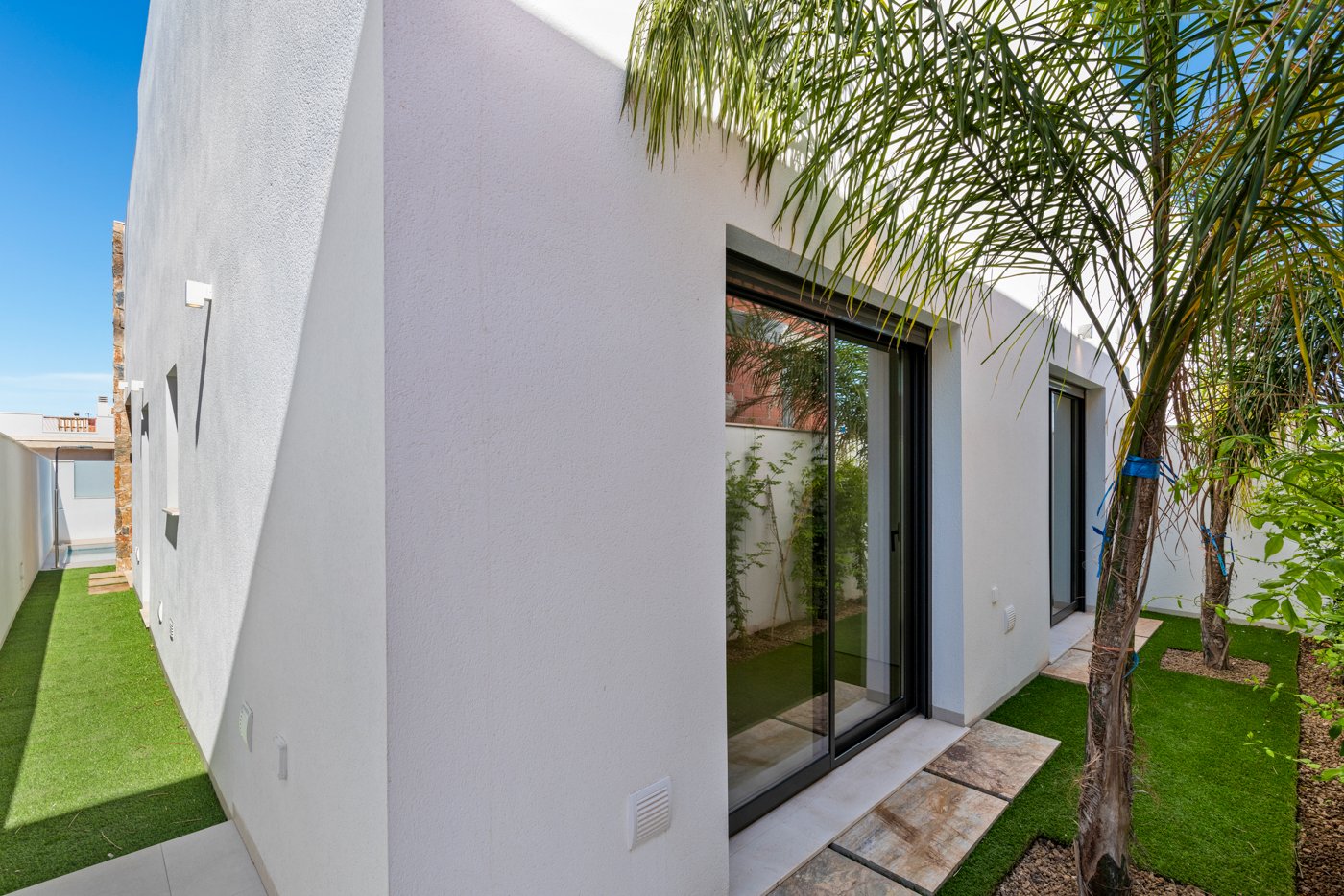 Diese exklusive Sammlung freistehender Chalets befindet sich in der charmanten Stadt San Javier und bietet ein einzigartiges Wohnerlebnis. Mit nur se