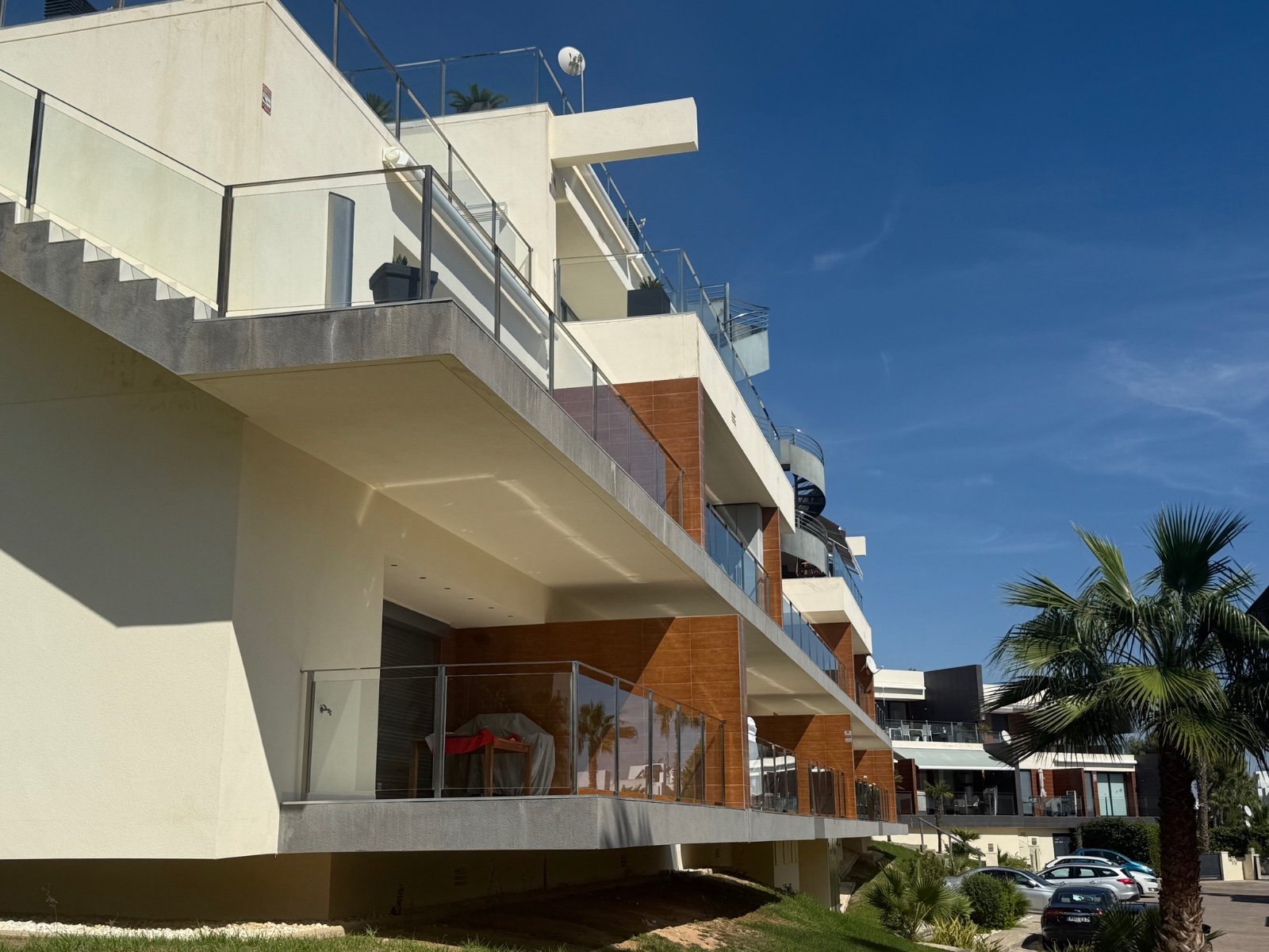  Moderne Wohnung zum Verkauf in Orihuela Costa, Süd-Costa Blanca, Spanien. Die Wohnung befindet sich in der begehrtesten Gegend von Villamartin, ideal