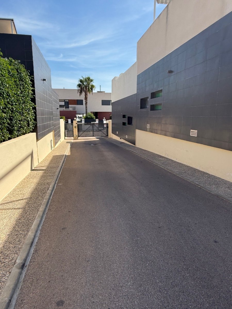 Moderne Wohnung zum Verkauf in Orihuela Costa, Süd-Costa Blanca, Spanien. Die Wohnung befindet sich in der begehrtesten Gegend von Villamartin, ideal