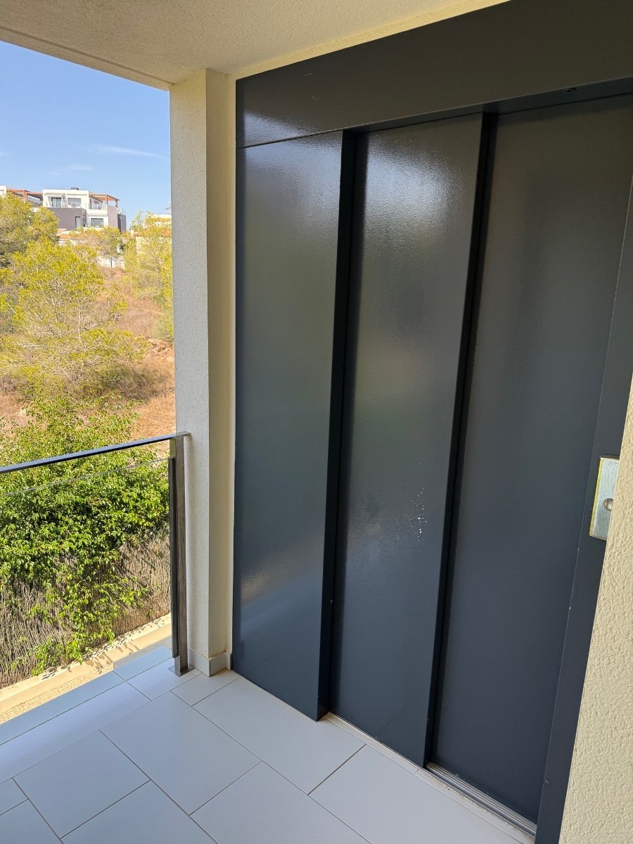  Moderne Wohnung zum Verkauf in Orihuela Costa, Süd-Costa Blanca, Spanien. Die Wohnung befindet sich in der begehrtesten Gegend von Villamartin, ideal