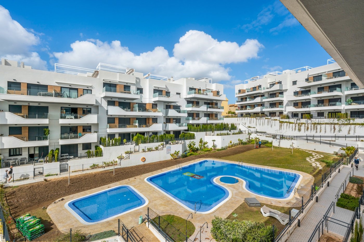 Orihuela Costa:  Exklusive, 2023 erbaute Wohnung im zweiten Stock der renommierten Wohnanlage Aire de TM – die perfekte Wahl für alle, die Komfort, Design und hohe Le 