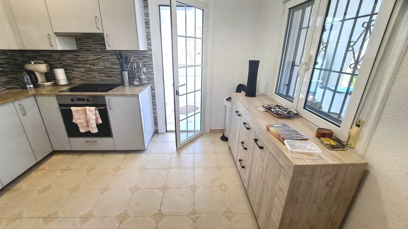   This charming south-west facing, detached villa, sits on a 437 m² plot and boasts a large private swimming pool, along with generous outdoor space d