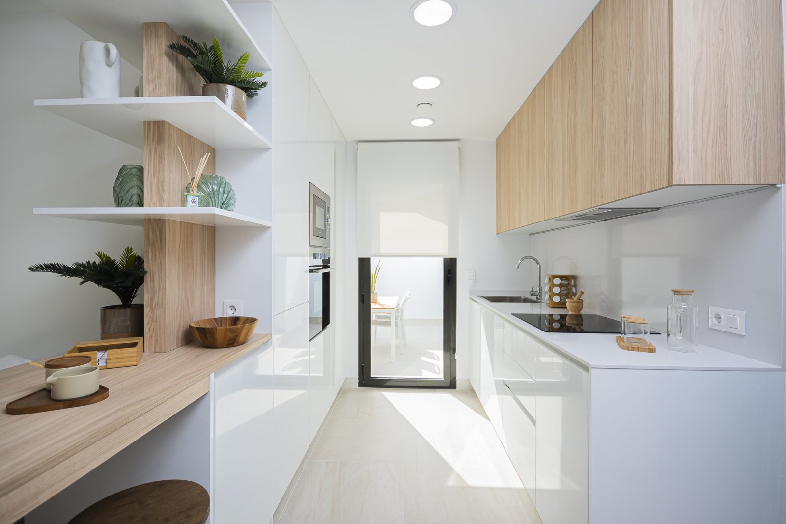  Dieses Reihenhaus befindet sich in der charmanten Stadt Torrevieja und bietet eine perfekte Kombination aus Komfort und Funktionalität. Mit einem mod