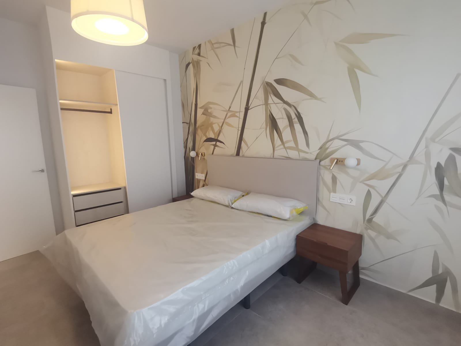  In der charmanten Stadt Torrevieja gelegen, bietet dieses exklusive Immobilienangebot eine Auswahl an Apartments und Erdgeschossen, ideal für diejeni