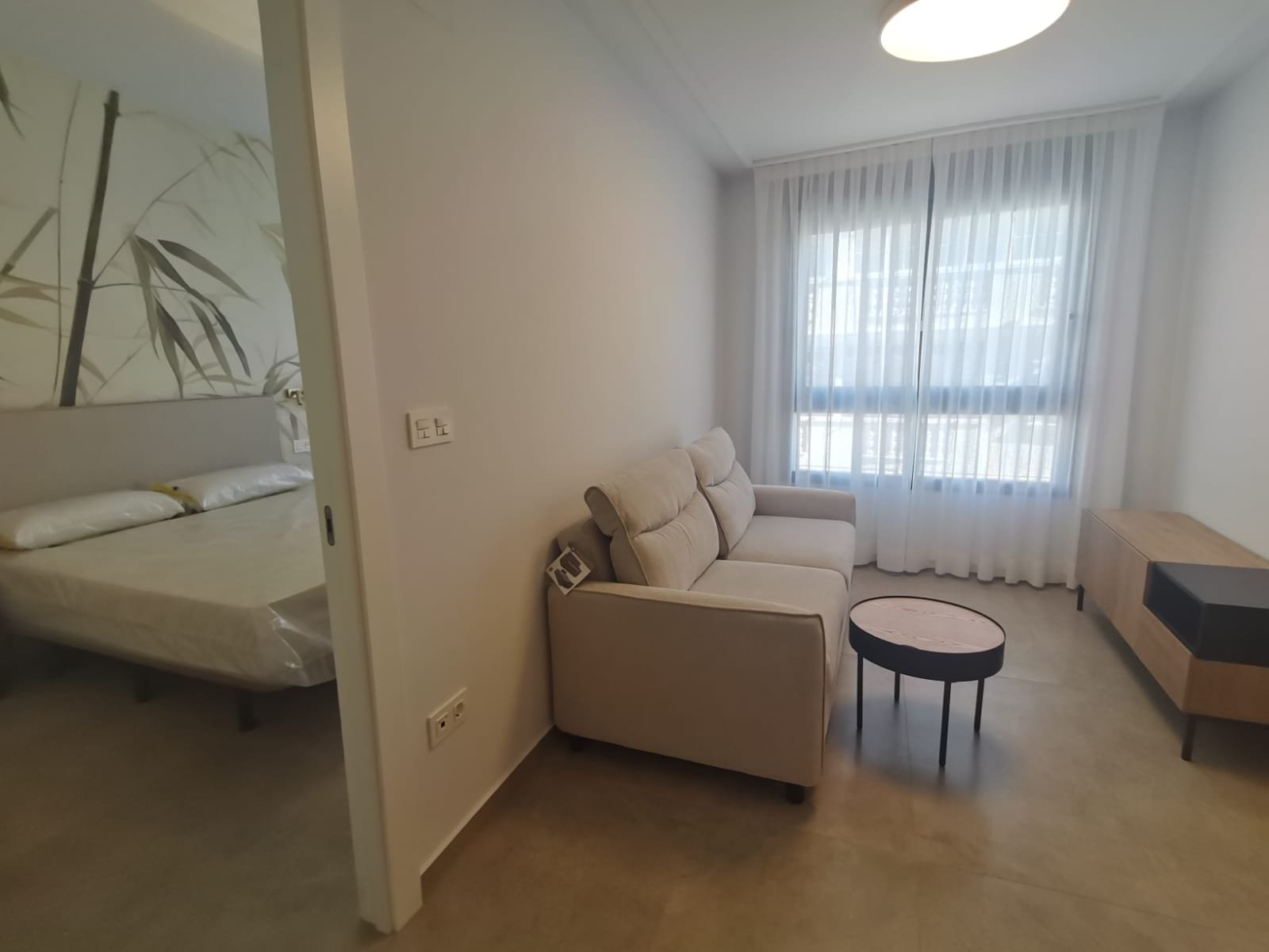In der charmanten Stadt Torrevieja gelegen, bietet dieses exklusive Immobilienangebot eine Auswahl an Apartments und Erdgeschossen, ideal für diejeni