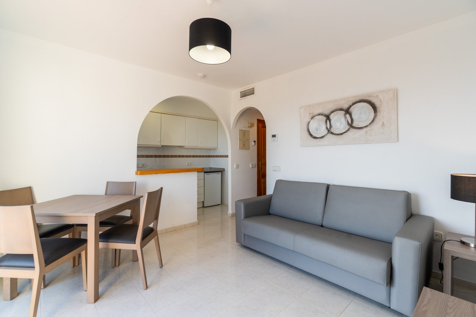 In der schönen Stadt Calpe gelegen, bietet diese Wohnanlage eine Vielzahl von Wohnmöglichkeiten, die auf unterschiedliche Bedürfnisse und Vorlieben z