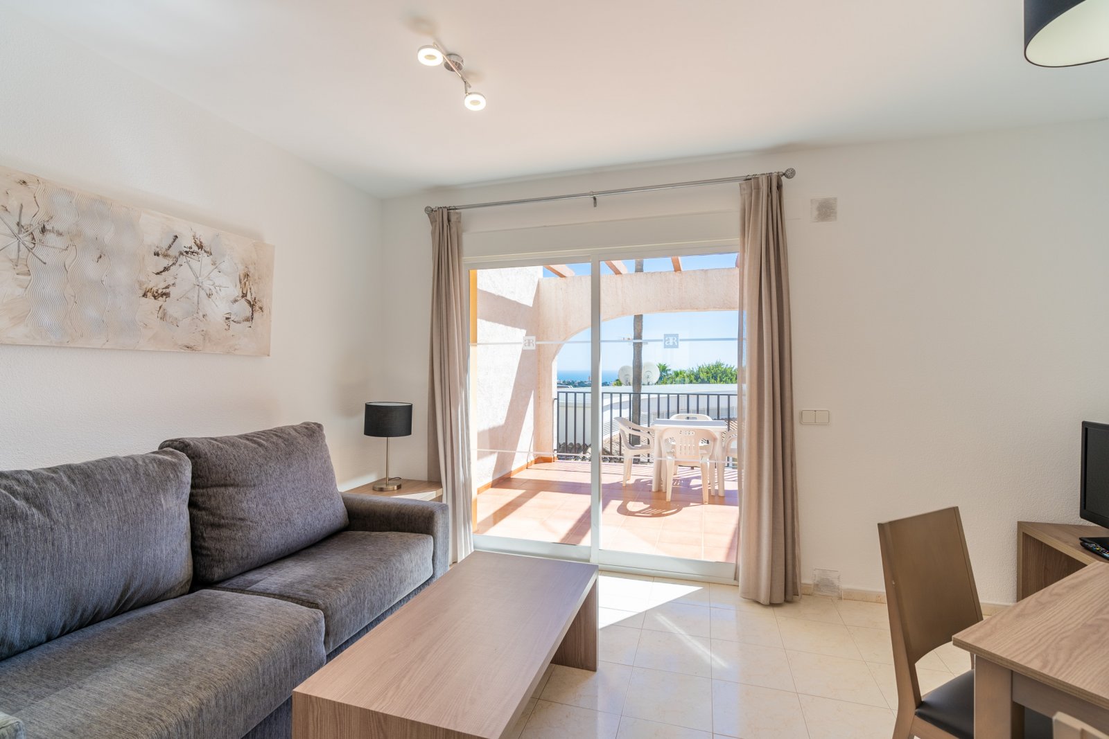 In der schönen Stadt Calpe gelegen, bietet diese Wohnanlage eine Vielzahl von Wohnmöglichkeiten, die auf unterschiedliche Bedürfnisse und Vorlieben z