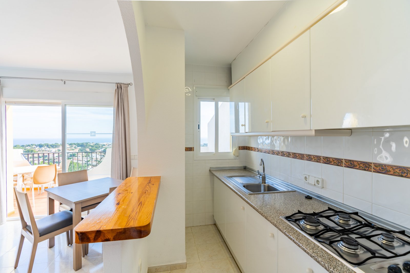 In der schönen Stadt Calpe gelegen, bietet diese Wohnanlage eine Vielzahl von Wohnmöglichkeiten, die auf unterschiedliche Bedürfnisse und Vorlieben z