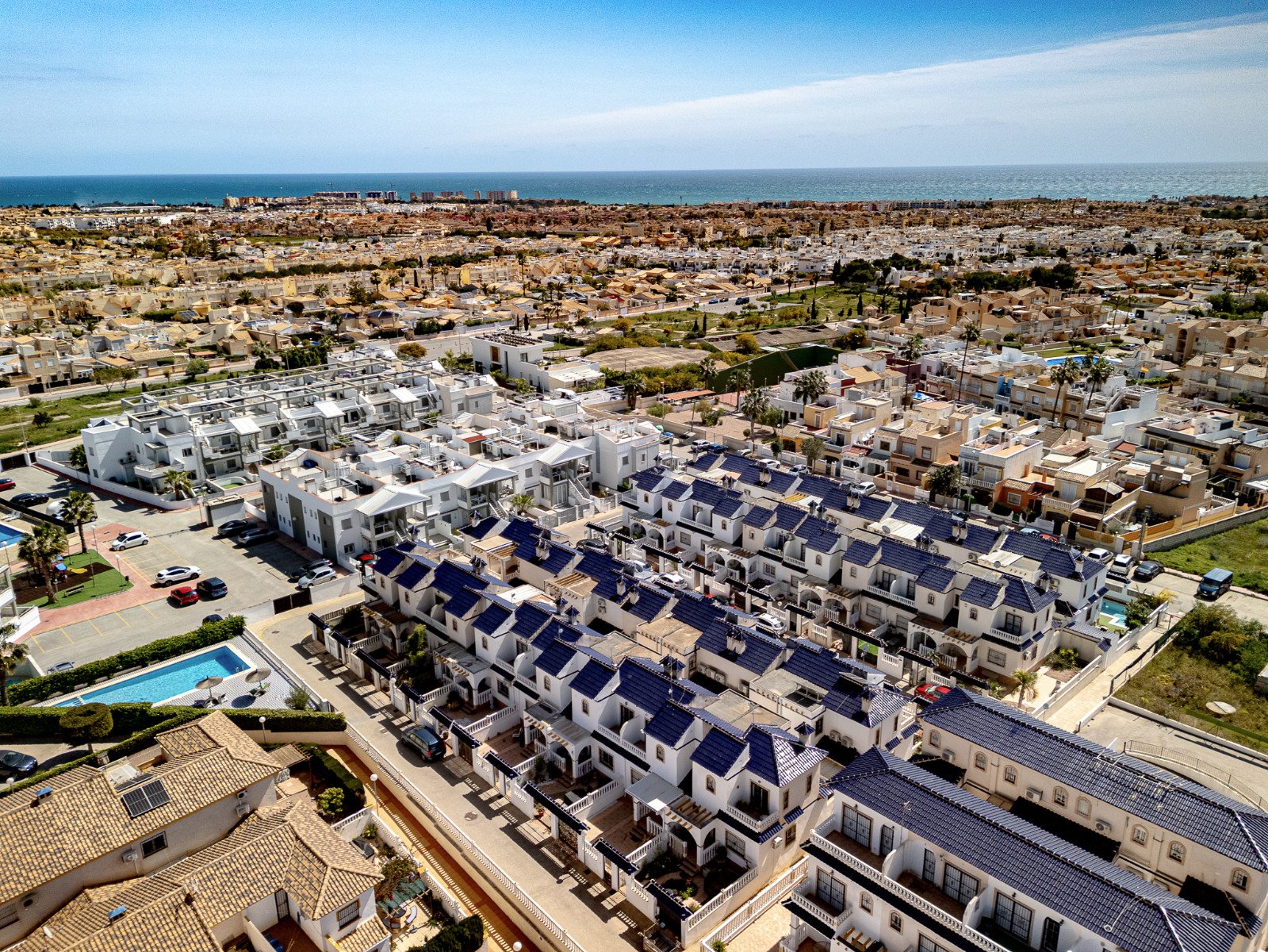 Playa Flamenca:  Makelloses Reihenhaus in Las Chismosas,&amp;nbsp;einer idealen Lage zwischen La Florida und Playa Flamenca. Dieses gepflegte Zuhause bietet beim  