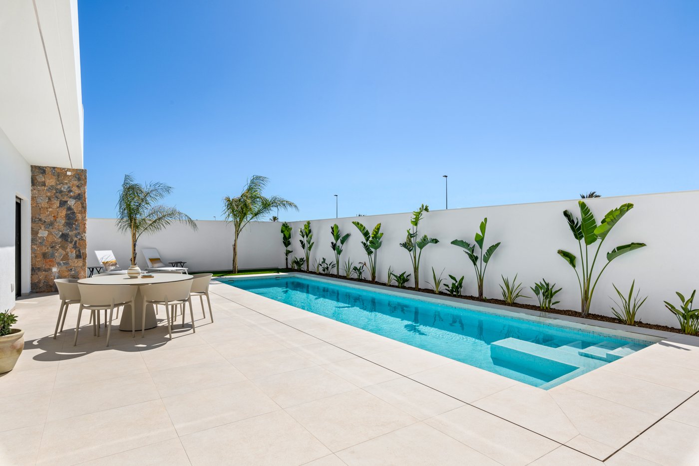  In der charmanten Stadt San Javier gelegen, bietet dieses freistehende Chalet eine perfekte Kombination aus Komfort und Funktionalität. Entworfen für