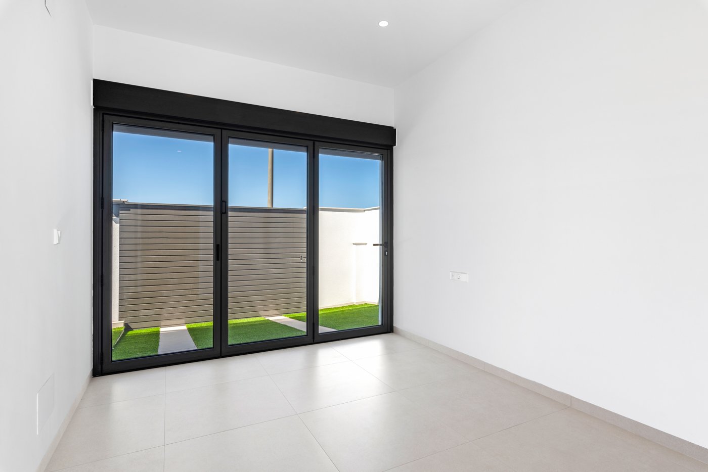  In der charmanten Stadt San Javier gelegen, bietet dieses freistehende Chalet eine perfekte Kombination aus Komfort und Funktionalität. Entworfen für