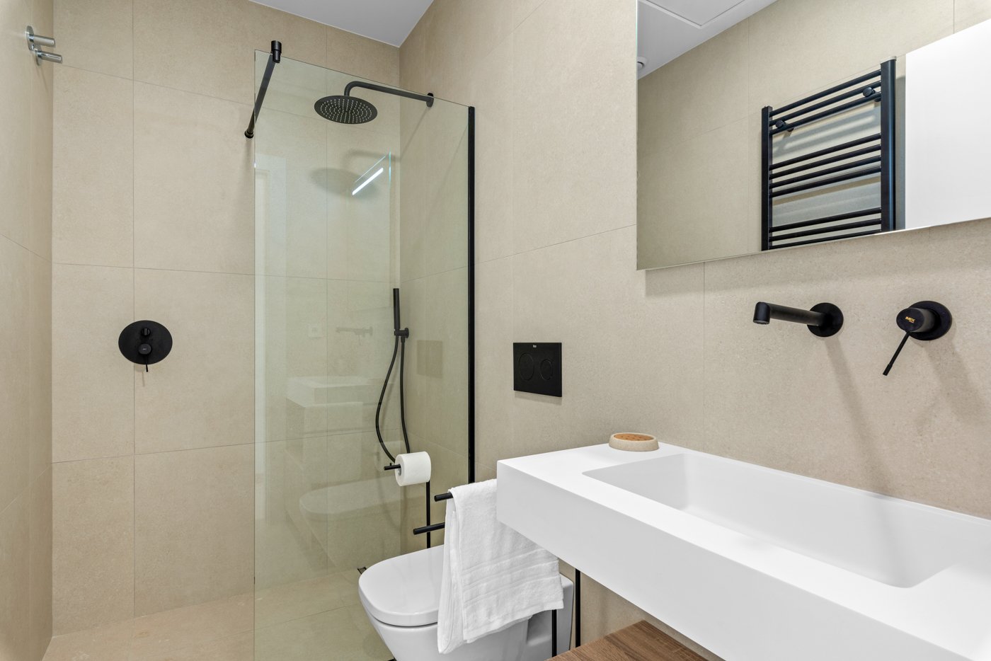  In der charmanten Stadt San Javier gelegen, bietet dieses freistehende Chalet eine perfekte Kombination aus Komfort und Funktionalität. Entworfen für
