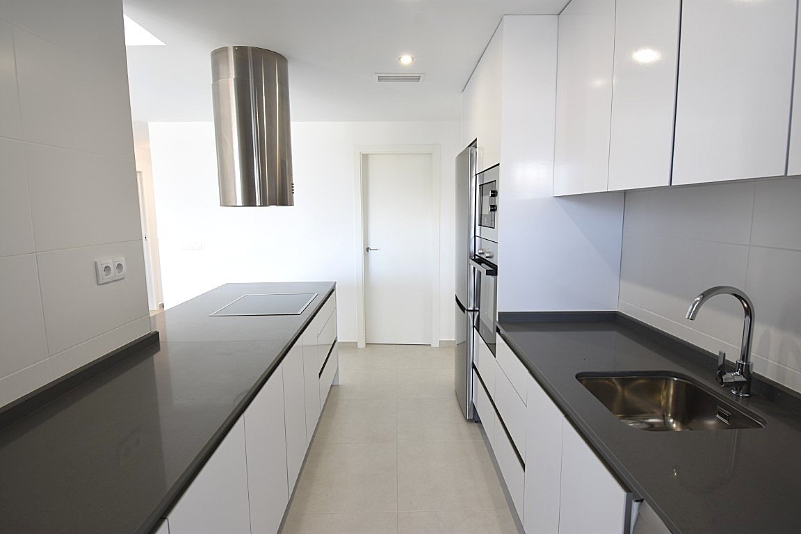  Wunderschöne Wohnung in der exklusiven Wohnanlage Residencial Cilantro. Dieses geschmackvoll eingerichtete und bezugsfertige Apartment befindet sich 