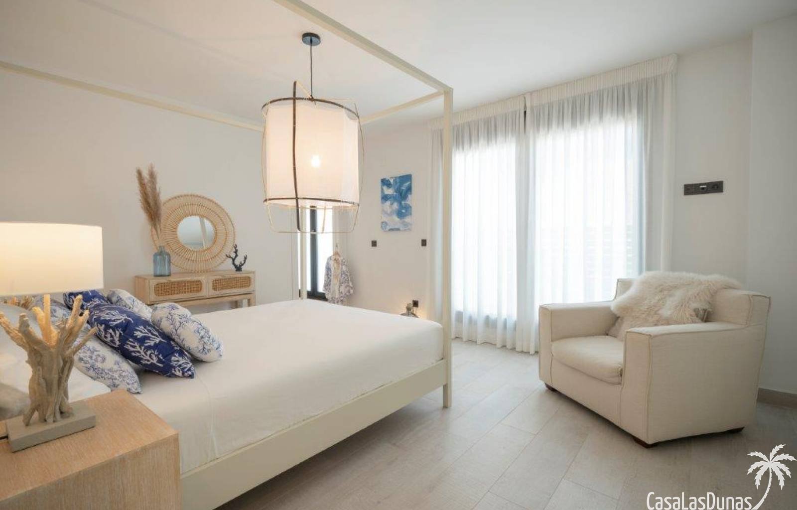  VILLA SUNRISE bietet ein unvergleichliches Urlaubserlebnis für diejenigen, die Luxus und Komfort in einer idyllischen Umgebung suchen. An der wunders